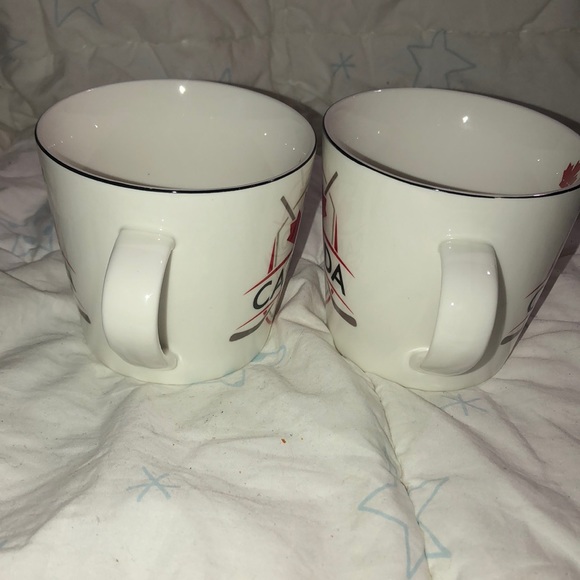 A pair of ‘Canada 1867’ mugs by Grace’s Teaware - Picture 4 of 5